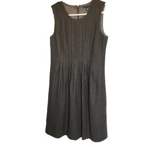 Banana Republic Wool Dress Fully Lined Pleated Front Stretchy Women's Sz 2 Gray